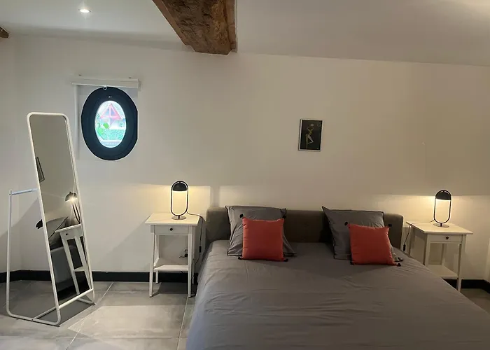 Le Grenier D'ouilly Au Coeur Du Pays D'auge - Piscine - Babyfoot- Jardin בית הארחה