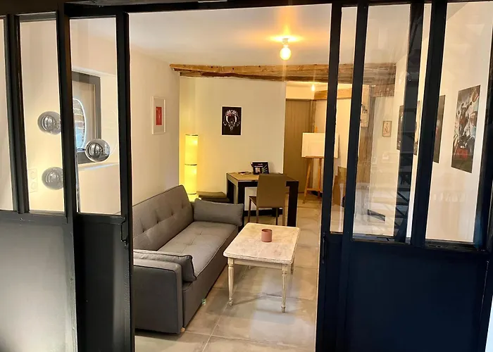 Le Grenier D'ouilly Au Coeur Du Pays D'auge - Piscine - Babyfoot- Jardin בית הארחה